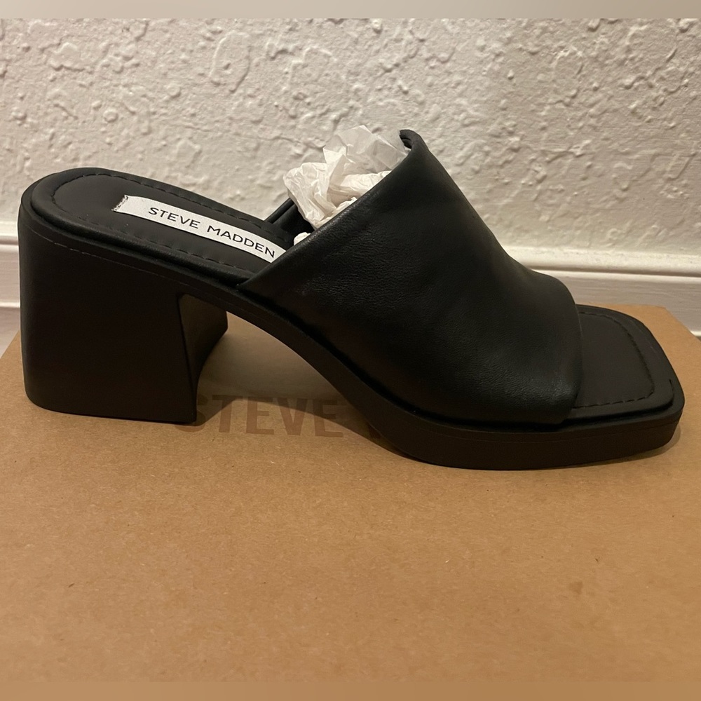 Steve Madden Black Heels/Wedges